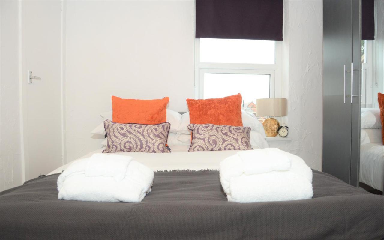 렉섬 Florence House 빌라 외부 사진