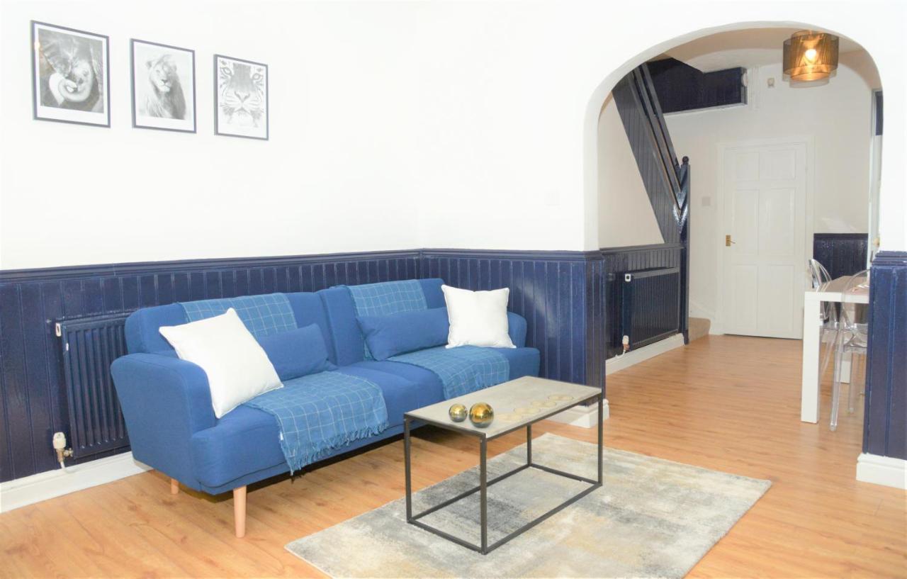 렉섬 Florence House 빌라 외부 사진
