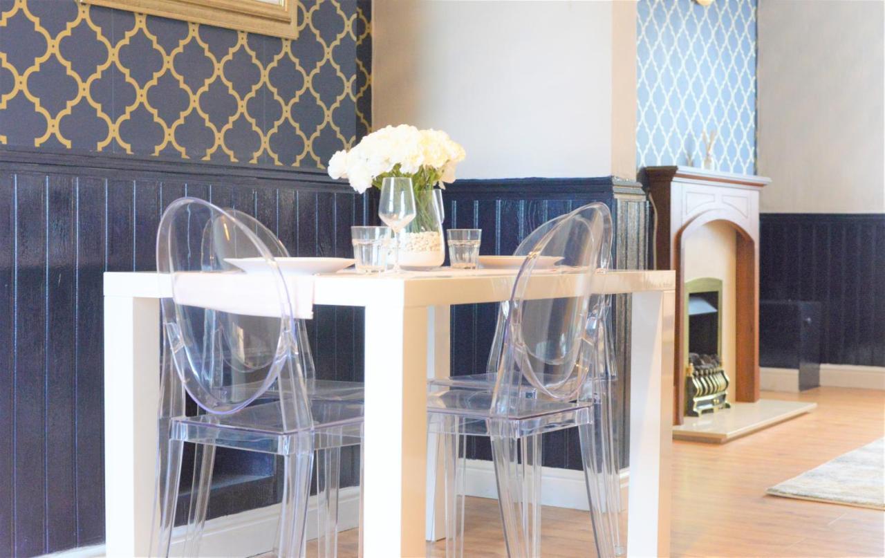 렉섬 Florence House 빌라 외부 사진